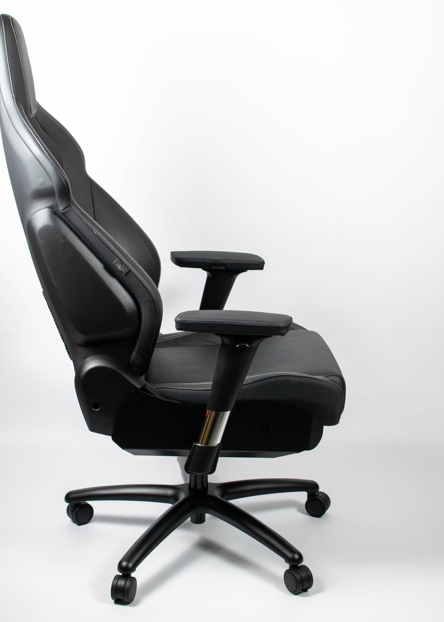 Jaguar Performance Car Seat Office Chair - R3VISION